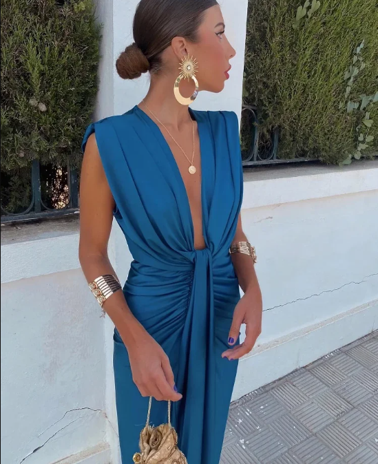 Crocetta™ | Elegant Dress with Deep Neckline